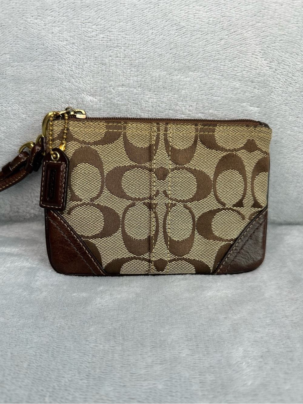 Coach Signature Jacquard Wristlet Brown Leather Trim Hang Tag 6" x 4"